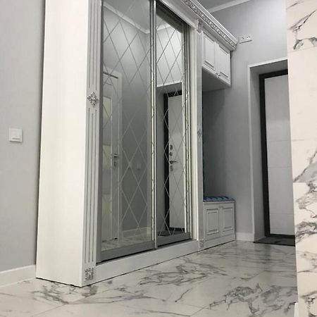 ЛЮКС Апартаменты на Назарбаева Уральск Экстерьер фото